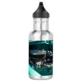 Sous La Bouteille D'Eau Du Cou (Droite)