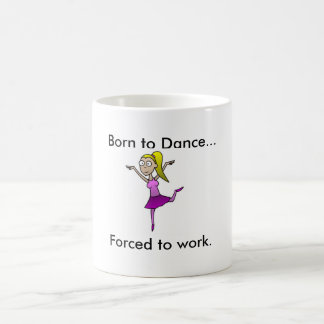 Soutenu pour danser la tasse