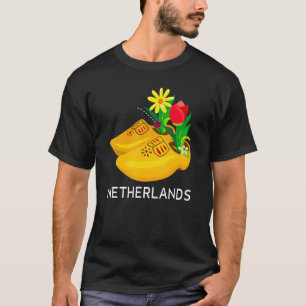 Souvenirs uit nederland - houten clogs nederlandse t-shirt