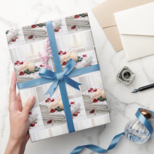 Spa handdoeken met rode rozenblaadjes en harten cadeaupapier