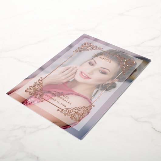 Spaans Vlaams Vellum Effect Mis XV Años Folie Uitnodiging (Gedraaid)