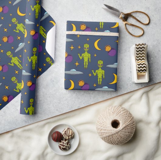 Space Aiens and Flying Saucers Sci-Fi Thed Cadeaupapier (Crafts)