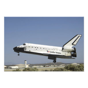 Space Shuttle Atlantis bereidt de landing voor Foto Afdruk