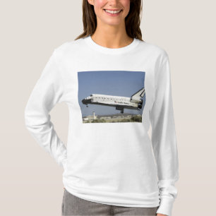 Space Shuttle Atlantis bereidt de landing voor T-shirt