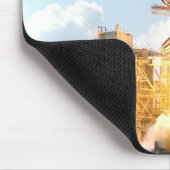 Space Shuttle Atlantis Blasts off Muismat (Hoek)