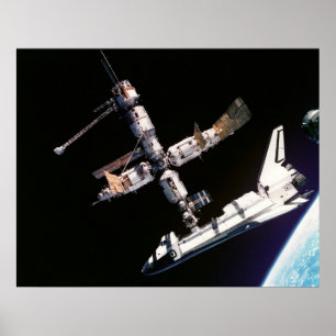 Space Shuttle Atlantis en ISS Poster