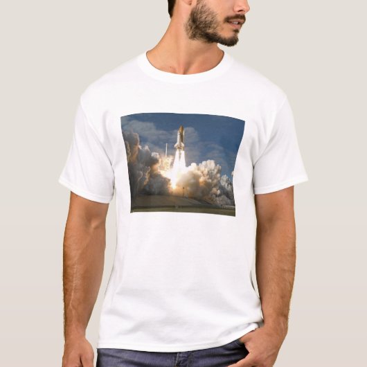 Space Shuttle Atlantis tilt af 24 T-shirt (Voorkant)