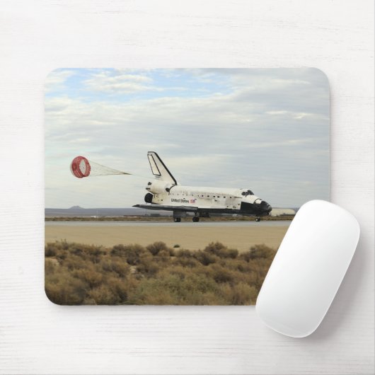 Space Shuttle Discovery implementeert de bijbehore Muismat (Met muis)