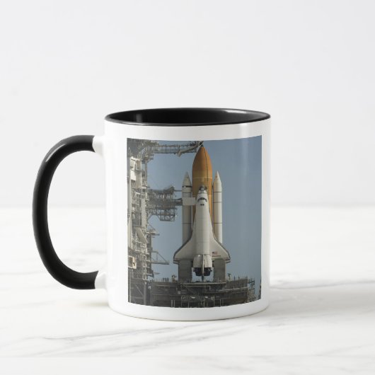 Space Shuttle Discovery is klaar Mok (Links)
