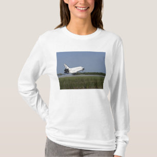 Space shuttle Discovery landt op Runway 33 4 T-shirt