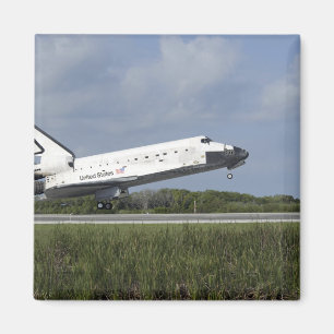 Space shuttle Discovery landt op Runway 33 Magneet