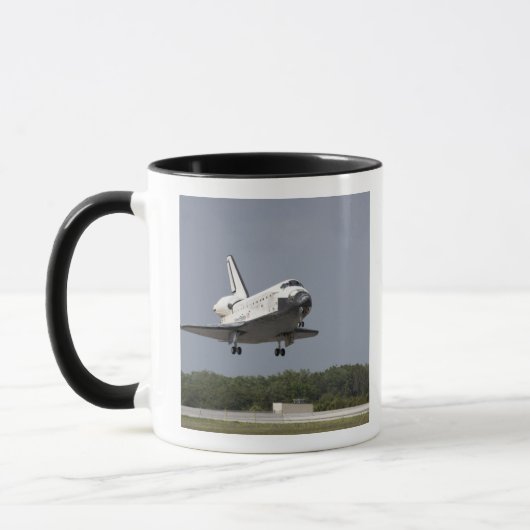 Space Shuttle Discovery nadert landing 2 Mok (Links)