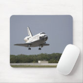 Space Shuttle Discovery nadert landing 2 Muismat (Met muis)
