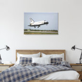 Space Shuttle Discovery nadert landing 3 Canvas Afdruk (Insitu (Slaapkamer))