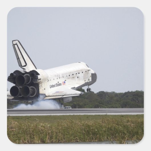 Space Shuttle Discovery raakt 2 Vierkante Sticker (Voorkant)