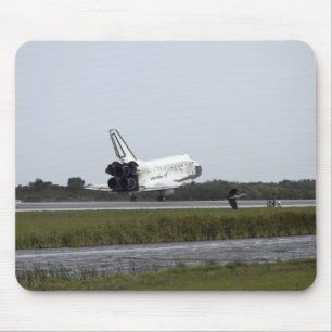 Space Shuttle Discovery raakt 3 Muismat