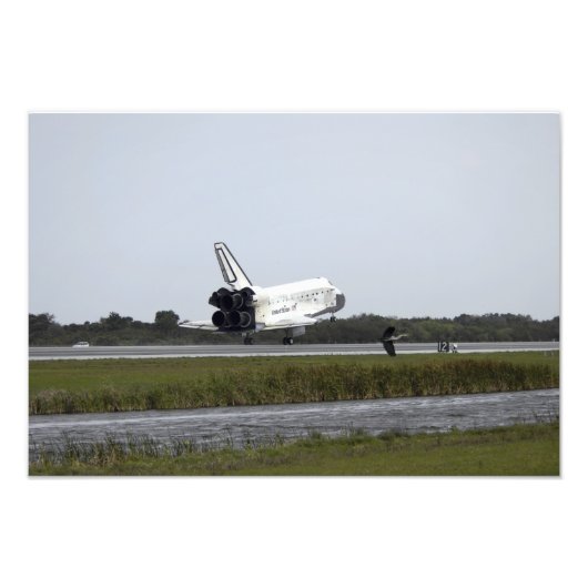 Space Shuttle Discovery raakt uitgeschakeld Foto Afdruk (Voorkant)