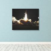 Space shuttle Discovery tilt uit Canvas Afdruk (Insitu (Houten vloer))