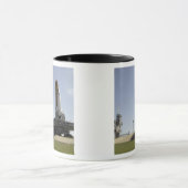 Space Shuttle Endeavor nadert de lancering p Mok (Midden)