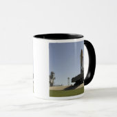 Space Shuttle Endeavor nadert de lancering p Mok (Voorkant rechts)