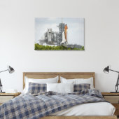 Space Shuttle Endeavor op het lanceerpad 3 Canvas Afdruk (Insitu (Slaapkamer))