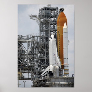 Space Shuttle Endeavor op het lanceerpad 3 Poster