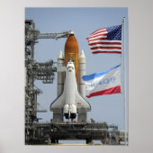 Space Shuttle Endeavor op het lanceerpad Poster (Voorkant)