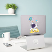 Spaceman Astronaut Floating in Buitenruimte Sticker (Laptop op bureau)