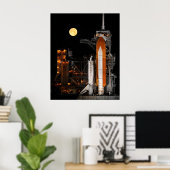 Spaceshuttle Discovery en Maan Poster (Thuiskantoor)