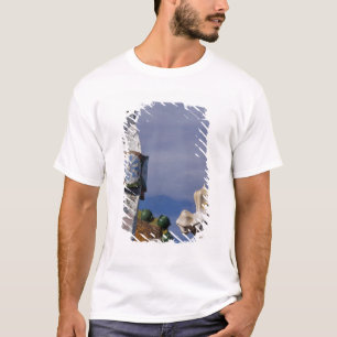 Spanje, Catalonië, Barcelona. Casa Batllo (1906).  T-shirt