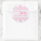 Sparen de Datum Witte Damasjes & Roze kant Ronde Sticker (Tas)