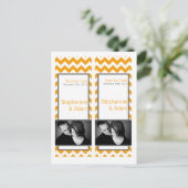 Sparen het Teken van de Datum Geel Gray Chevron Aankondigingskaart (Staand voorkant)