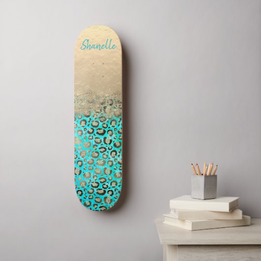 Sparkly Glittery Turquoise Leopard Skateboard (Muurkunst)