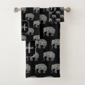 Sparkly Silver Mosaic Glitter Elephant Monogram Bad Handdoek (Insitu)
