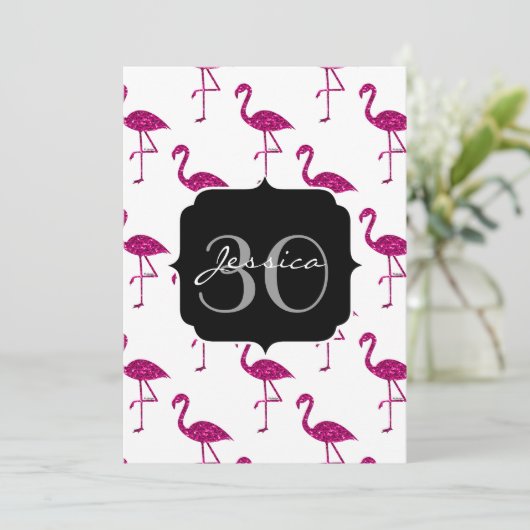 Sparly flamingo Pink patroon Monogram uitnodiging (Staand voorkant)