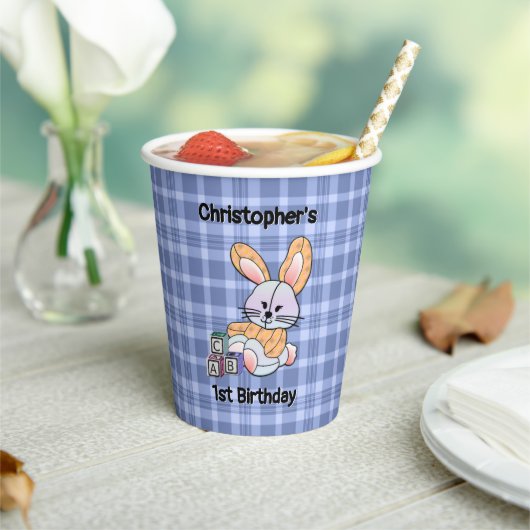 Speciaal gepersonaliseerd blauw geplakt zursery ar papieren bekers (Insitu)