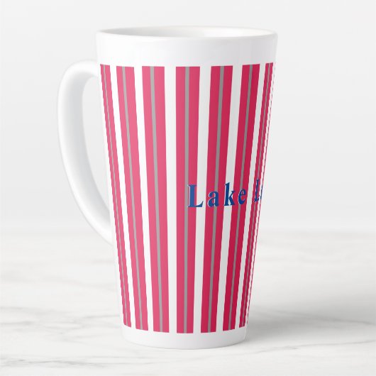 Speciaal meer of bleekrood gestripte afkorting latte mok (Linkerhoek)
