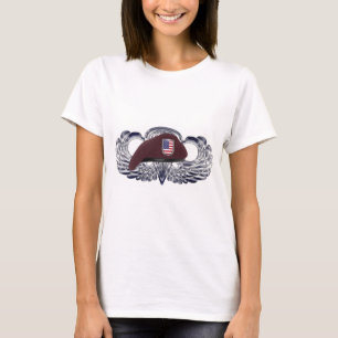 Speciaal ontworpen Beret op Basic Airborne Wings T-shirt