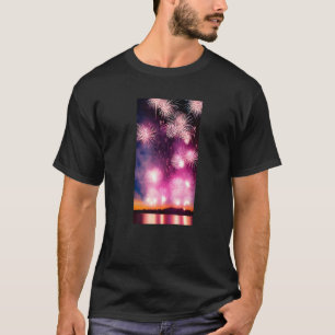 Speciaal Paars vuurwerk boven water T-shirt