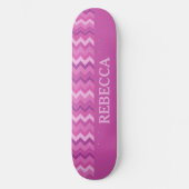 Speciaal Roze Zig Zag Fun en Edgy Skateboard (Voorkant)