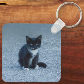 Specialiseer Tuxedo black en white kitten Sleutelhanger (Achterkant)