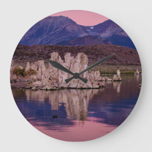 Spectaculair Mono Lake in de schaduw Grote Klok