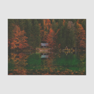 Spectaculaire herfstbossen met Cabine en Lake Tissuepapier