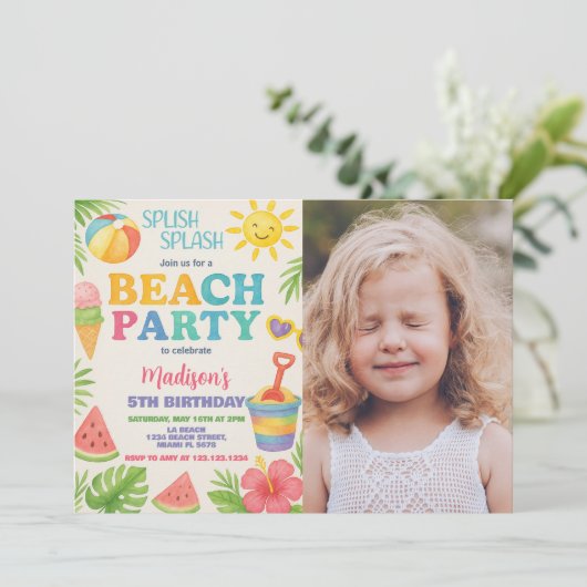 Speelse Beach Party Verjaardag Uitnodiging & Decor (Staand voorkant)