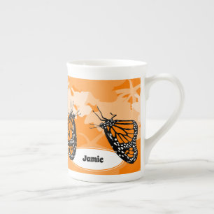 Speelse Monarch Vlinder & Naam Oranje Porselein Kop