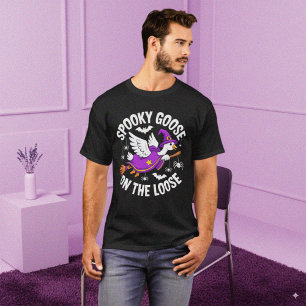 Speelse Paarse Halloween Goose Witch Cartoon T-shirt