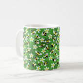 Speelse zoemende bijen (flesgroen) koffie Mok (Voorkant links)