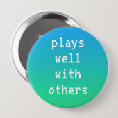 Speelt goed met andere Button (Voorkant /achterkant)