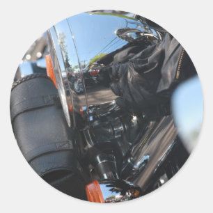 Speelt nog steeds met motoren ronde sticker
