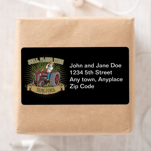 Speelt nog steeds met rode tractoren etiket (Insitu)